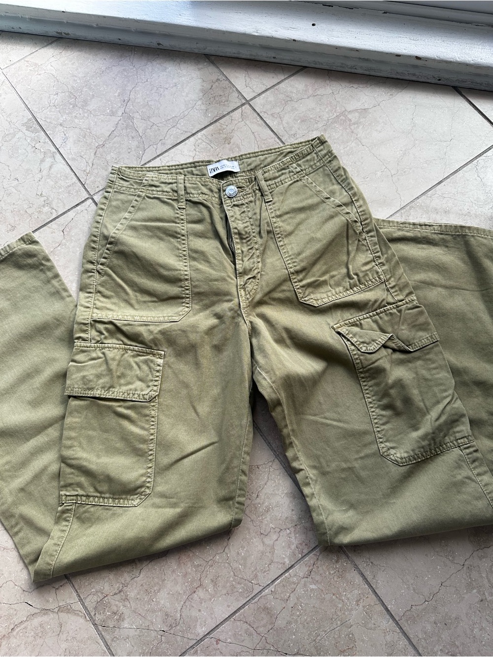 Zara Womens Cargo Pants in Olive